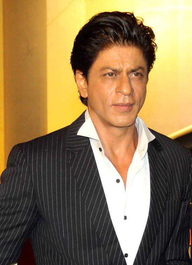 I can wear anything for a film: SRK