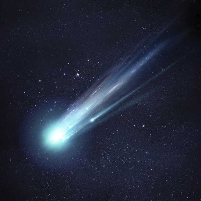 Hubble telescope captures best view of comet breaking apart