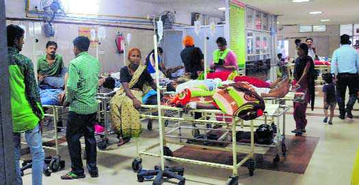 Hospitals struggle to tackle rising dengue count