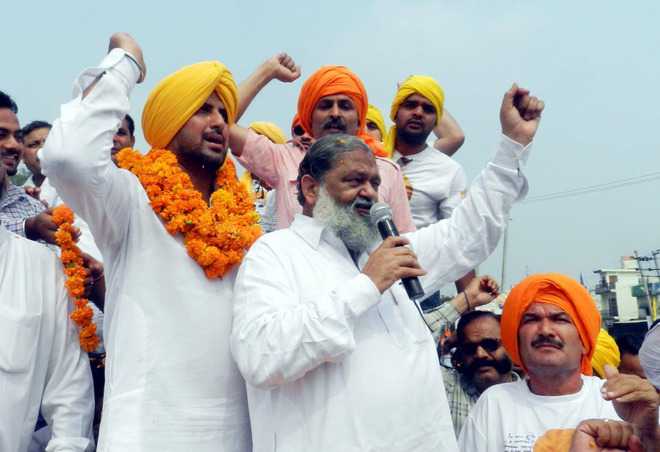 Vij accuses Congress of sidelining freedom fighters
