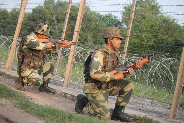 Pak violates ceasefire in Nowgam sector