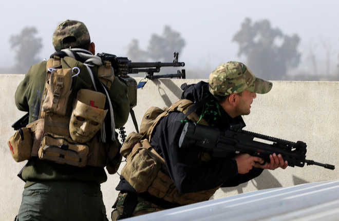 Iraqi forces advance in Mosul but civilian toll mounts