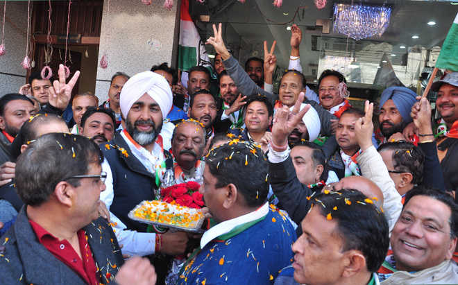 Manpreet woos city traders, party overlooks election code of conduct