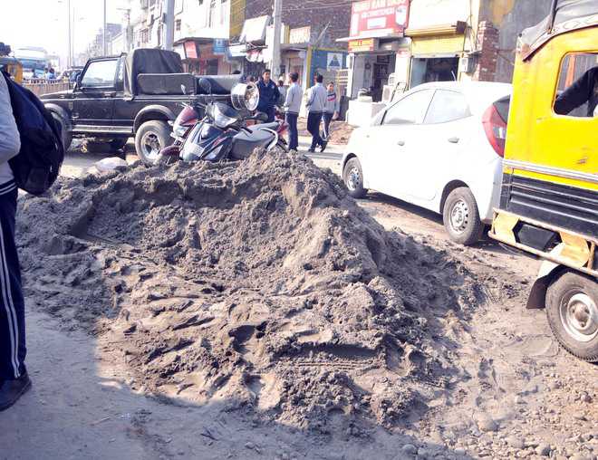 Construction material on roads irks commuters