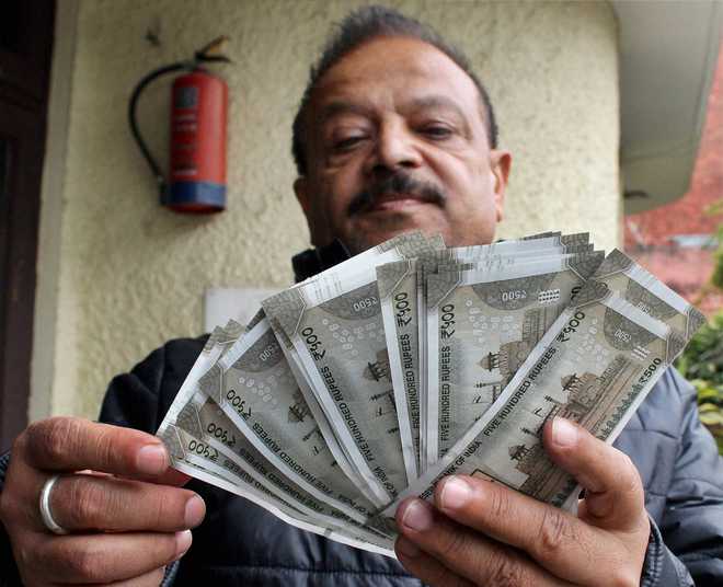 RBI hikes daily ATM withdrawal limit to Rs 10,000