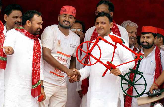 EC gives ‘cycle’ symbol to Akhilesh, recognises him as SP chief