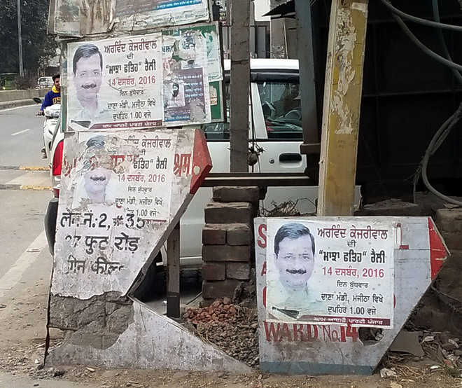 Violation of election code: Posters still on display in city