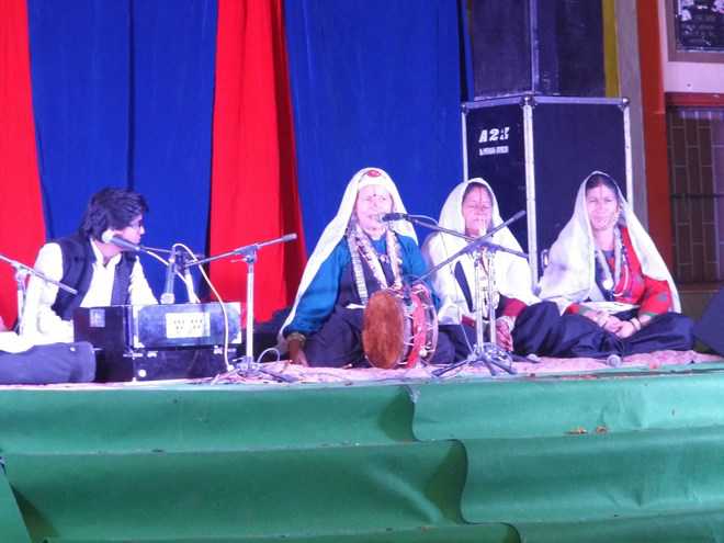 Folk singer rues fading glory of Jagar