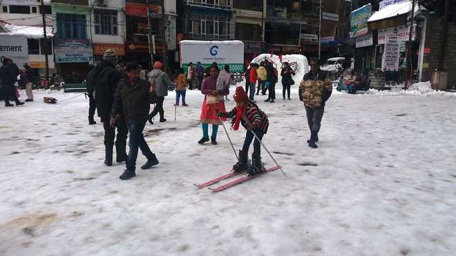 No respite from chill in Manali