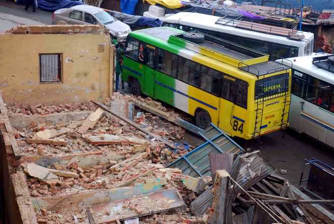 4 injured as MC structure collapses in Shimla