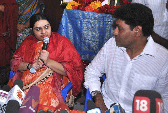 Can’t accept Sasikala in Amma place: Niece