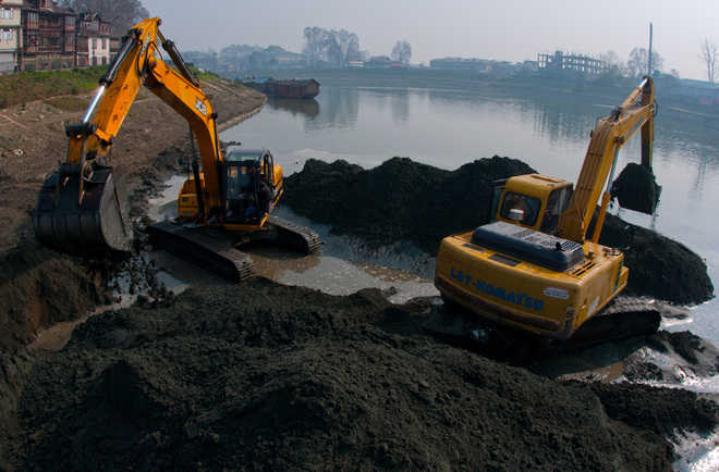 Expedite Jhelum dredging, legislator tells officials