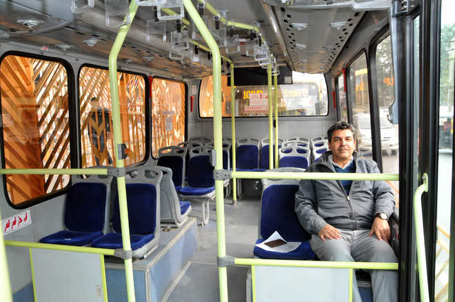 High fare keeps public away from BRTS buses