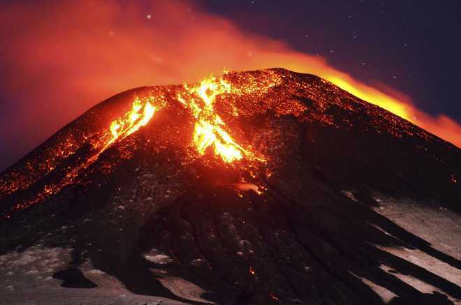 Volcano erupts:Mexico