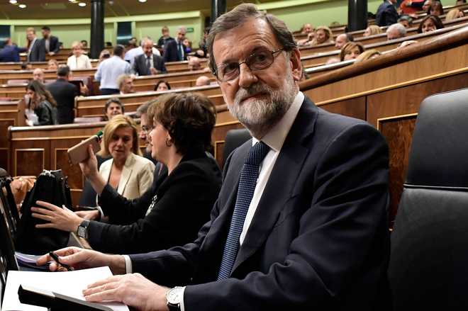 Spain gives Catalan leader 8 days to forego independence bid
