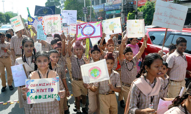 Students campaign for green Diwali