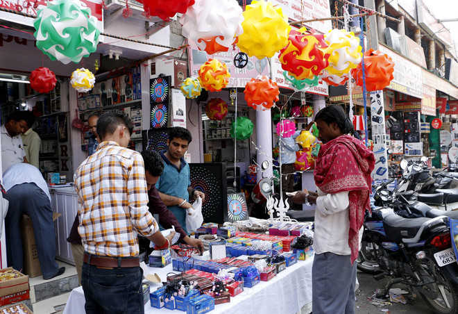 Chinese lights leave few takers for earthen diyas
