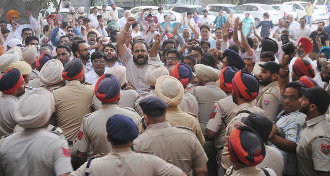 Targeting of RSS leaders points to a pattern: Cops