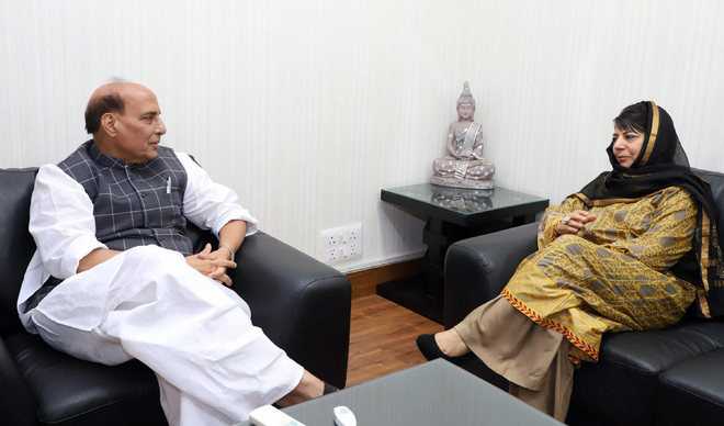 CM, Rajnath discuss steps to maintain peace