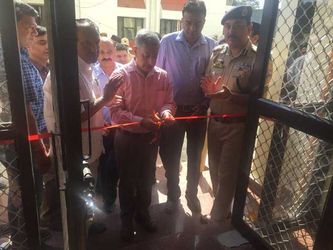 DGP inaugurates flats for cops