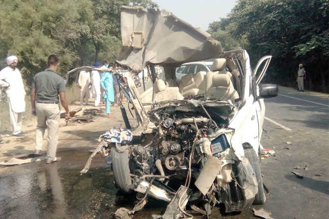 8 killed in MUV-truck collision in Mansa