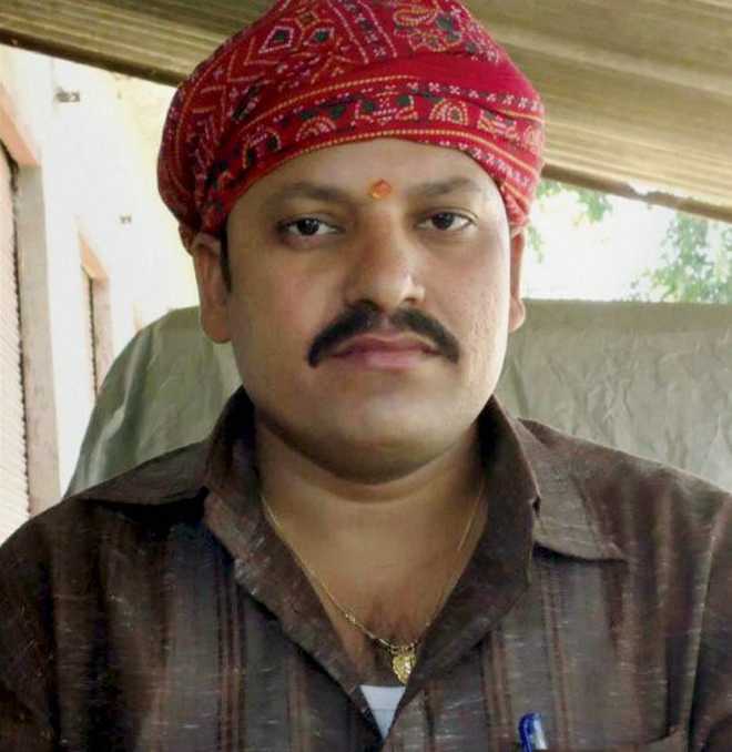 RSS worker shot dead in UP
