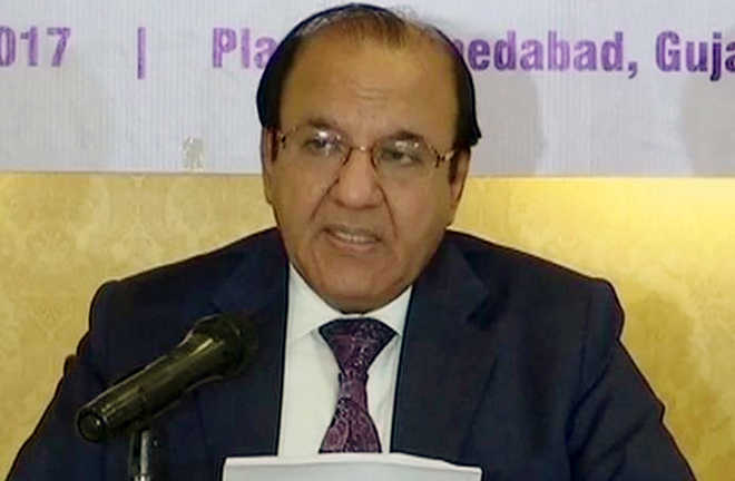 EC defends decision, says many factors led to hold HP polls earlier than Gujarat