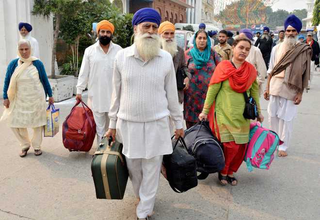 Centre lets pilgrims visit Pak Sikh shrines