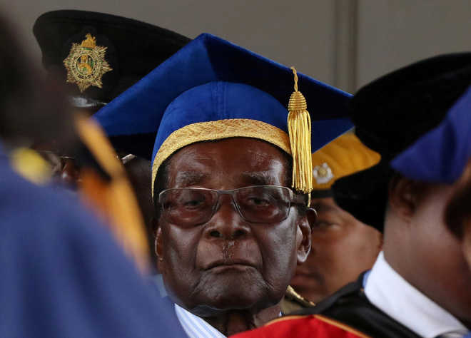 Zimbabwe''s Mugabe makes first public appearance since military takeover
