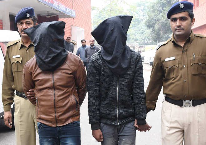 7 gold chains, four stolen two-wheelers recovered from snatcher brother duo