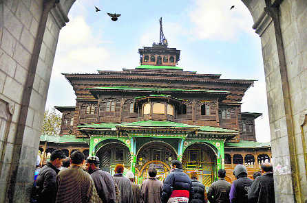 Kashmir’s sufi spirit soars amid fire alarm in shrines