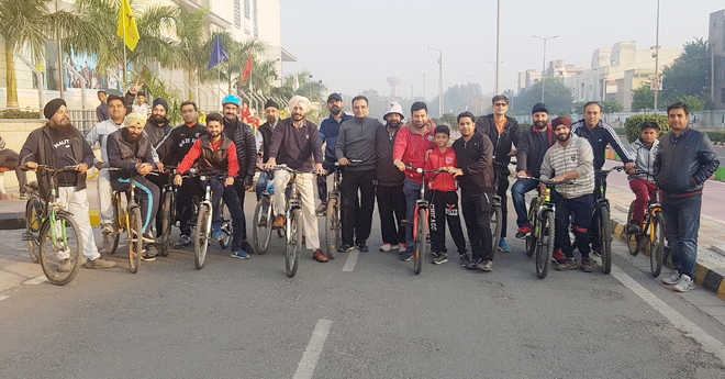 NGO holds marathon to attract residents to cycling