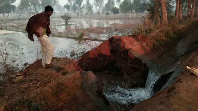 Canal breach: Floods here, water shortage there