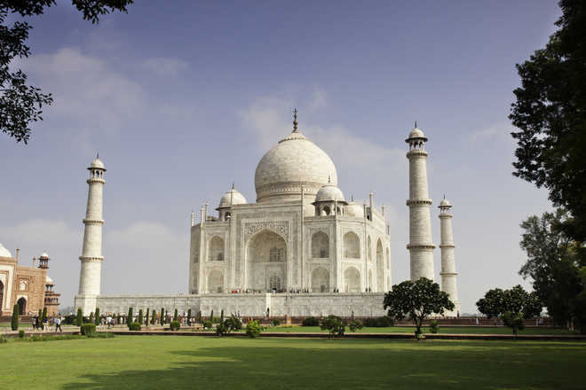 UP pitches Taj as top film shooting location
