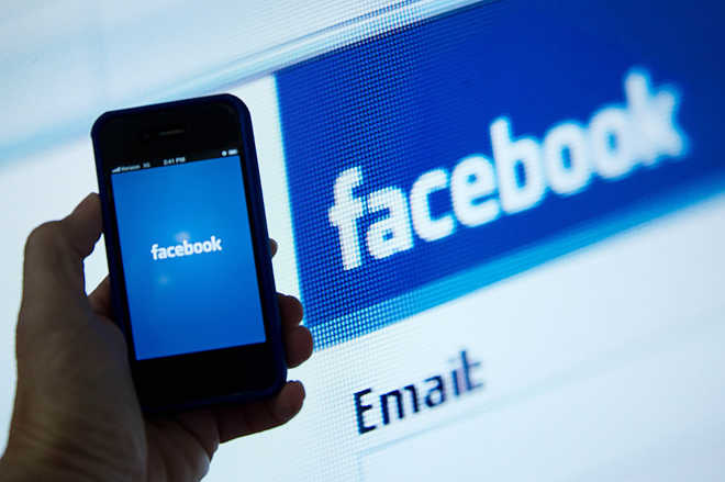 Materialists spend more time on Facebook, says a German study