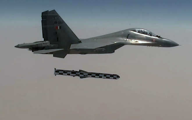 BrahMos fired from Sukhoi