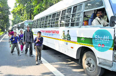 Police flag off buses to spread message of women security