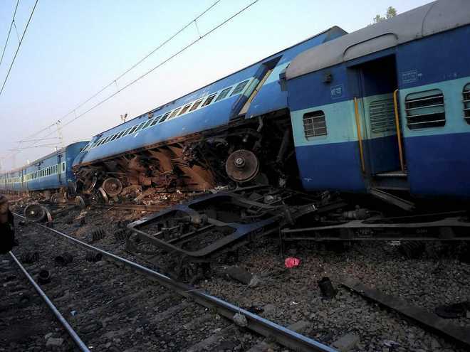 3 die, 9 injured as train derails in Chitrakoot district of UP