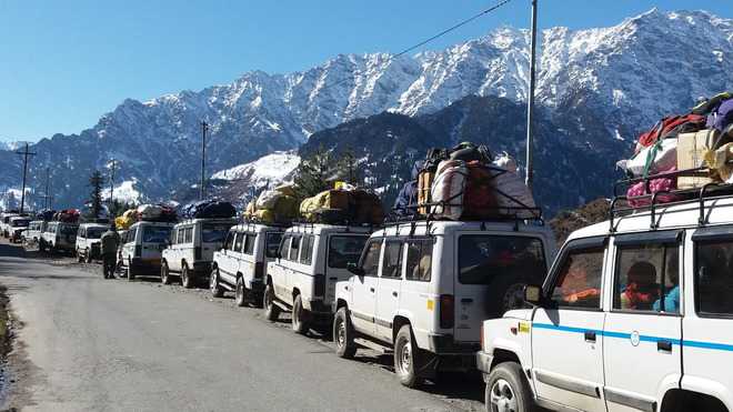 More vehicles cross Rohtang Pass