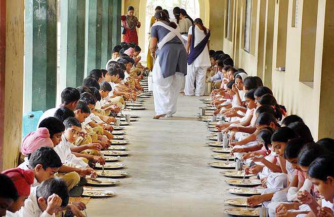 Fund crunch hits mid-day meal, children go hungry