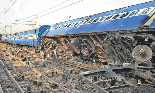 3 die as Goa-Bihar train derails in UP