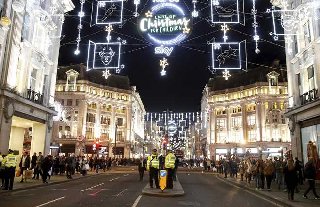Oxford Street chaos due to ''altercation'' between 2 men: Police