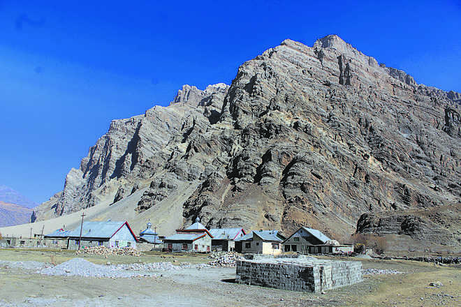 At Line of Control in Kargil, winter war begins
