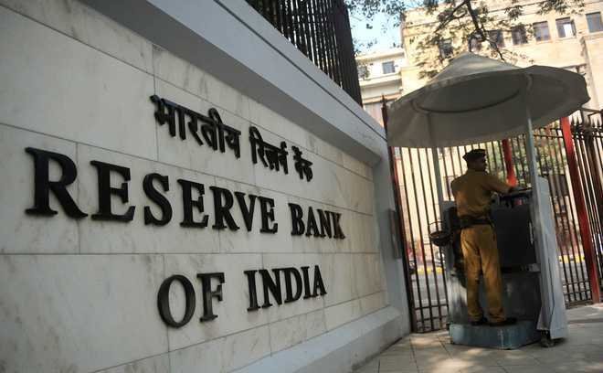 RBI retains economic growth projection at 6.7% for 2017-18