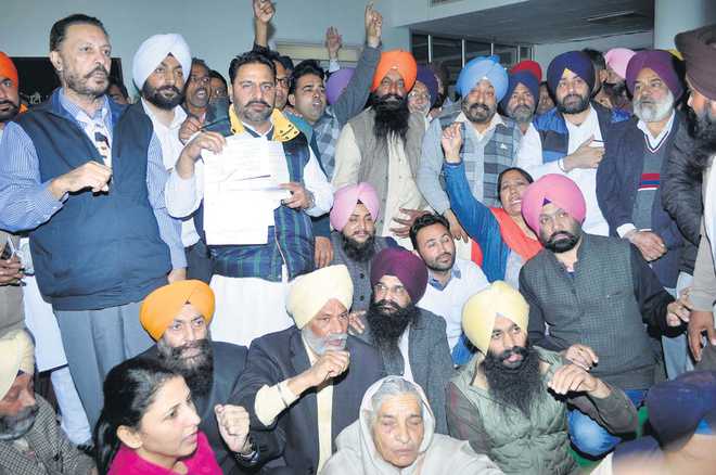 41 nominations rejected, SAD, AAP workers protest