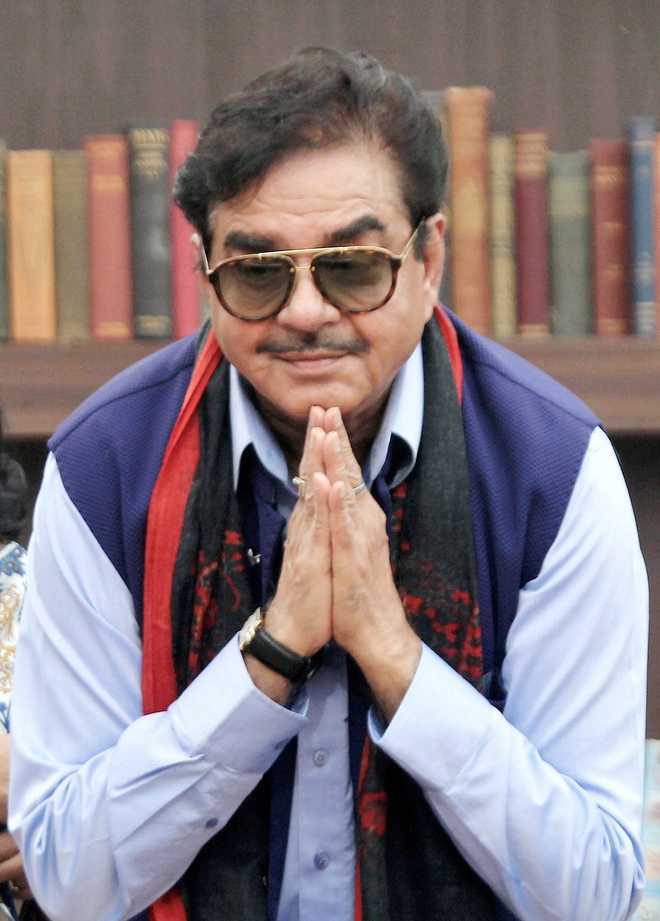 Shatrughan Sinha questions Modi’s ‘unbelievable’ tales against opponents