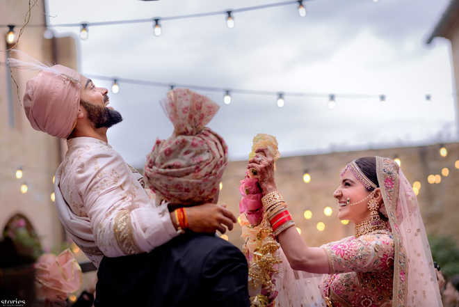 Twitter abuzz with congratulatory messages for Virat-Anushka
