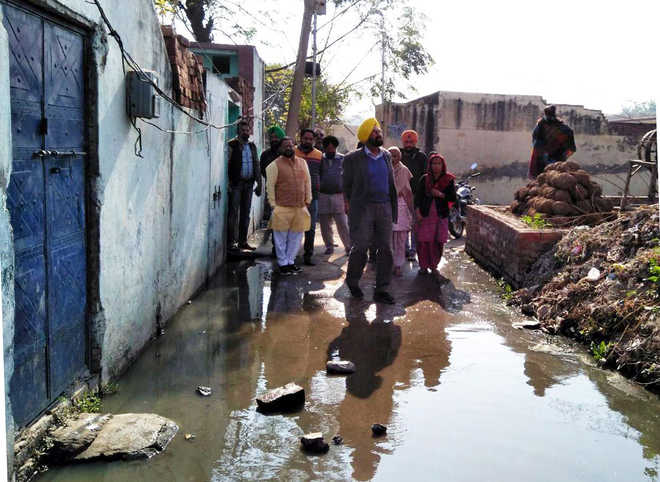 AAP MLA asks DC to solve dirty water accumulation problem in two villages