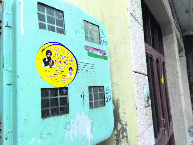 Posters, banners come up on buildings sans RO nod