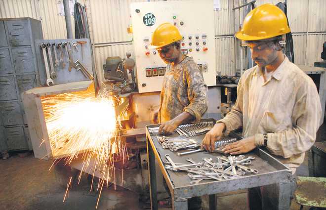 No funds, govt may only give partial tariff relief to industry